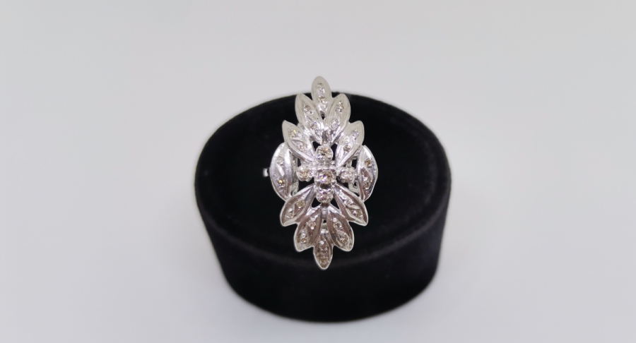 YAPRAKLI MEKİK MODEL PIRLANTA YÜZÜK