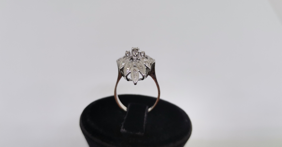 YAPRAKLI MEKİK MODEL PIRLANTA YÜZÜK