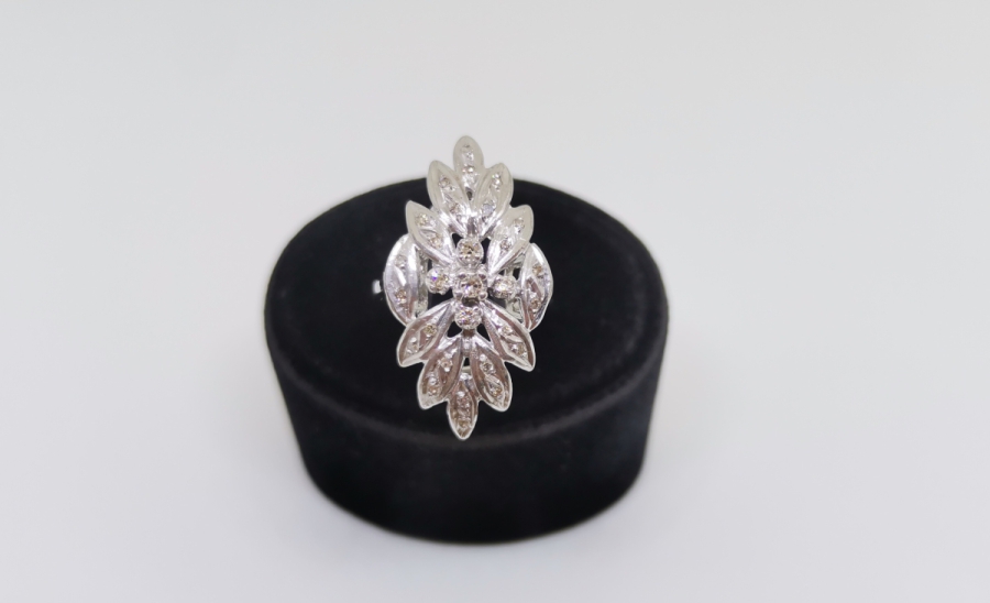 YAPRAKLI MEKİK MODEL PIRLANTA YÜZÜK