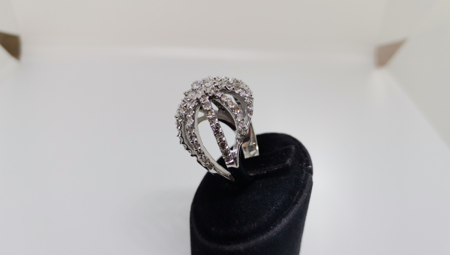 KRALİYET TACI MODELİ PIRLANTA TAŞLI YÜZÜK