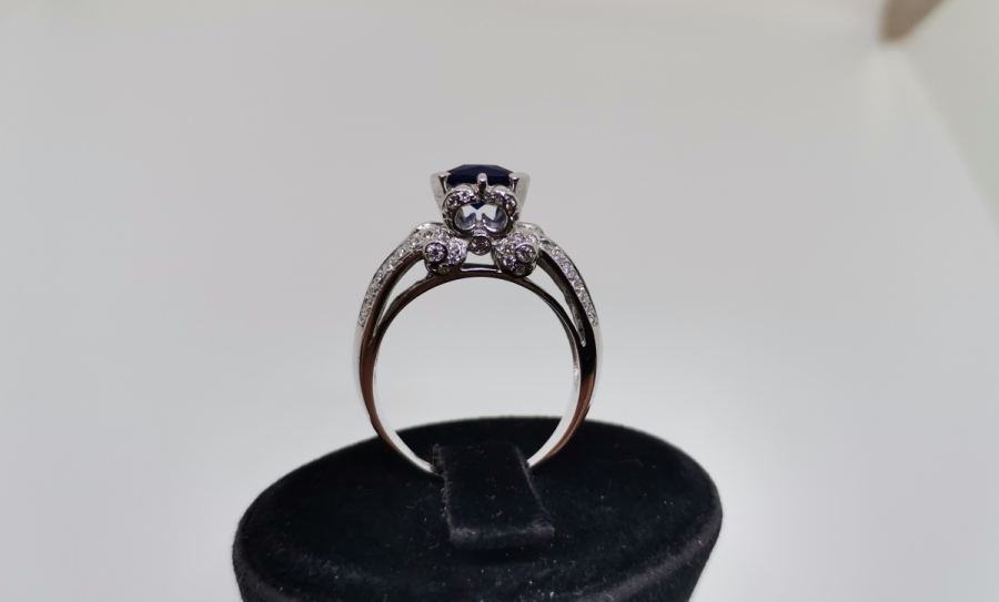 SAFİR VE PIRLANTA TAŞLI BAGET MODEL YÜZÜK