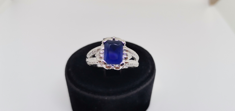 SAFİR VE PIRLANTA TAŞLI BAGET MODEL YÜZÜK