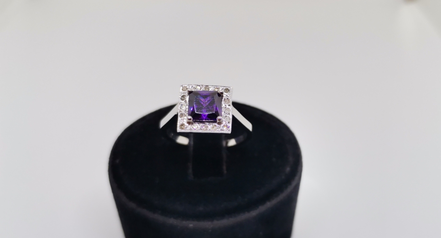 PIRLANTA VE AMETİST TAŞLI KARE MODEL YÜZÜK
