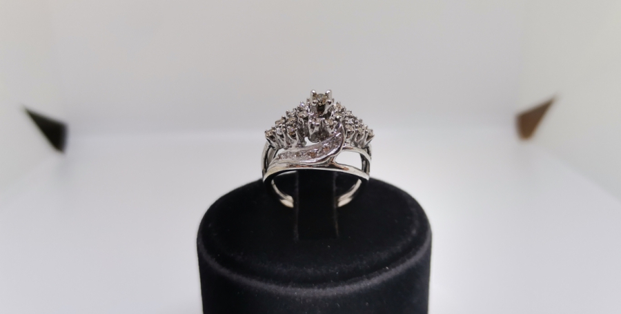 PIRLANTA TAŞLI YAN MEKİK MODELİ YÜZÜK