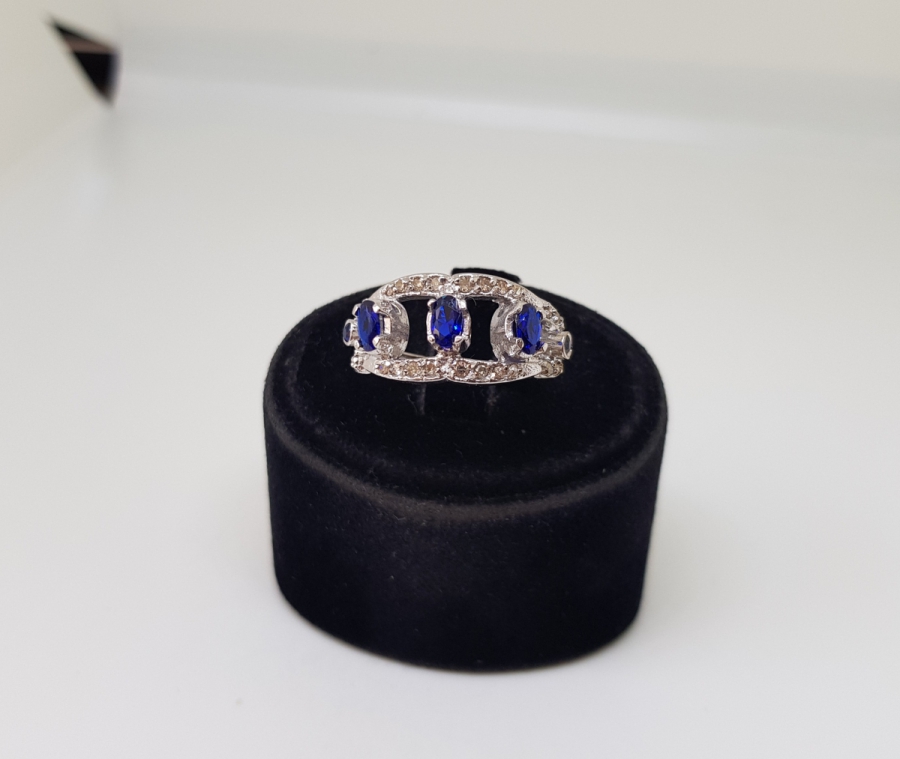 SAFİR VE PIRLANTA TAŞLI YARIM TAMTUR MODEL YÜZÜK