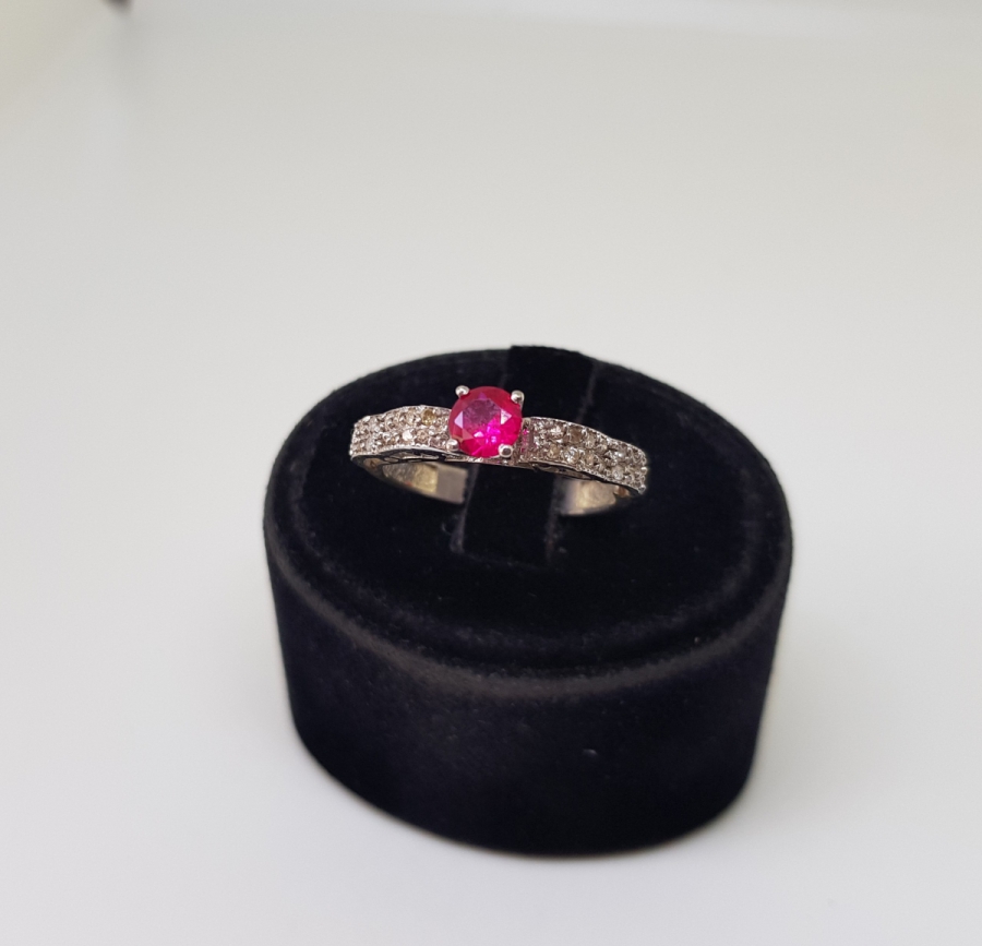 YAKUT VE PIRLANTA TAŞLI YARASA MODELİ YÜZÜK