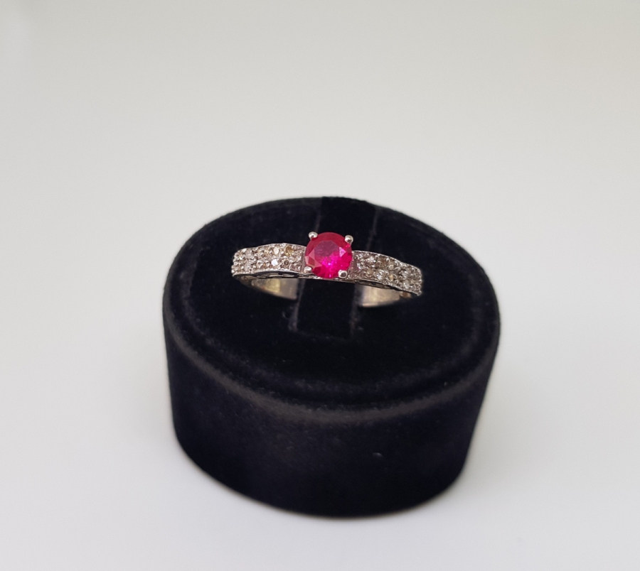 YAKUT VE PIRLANTA TAŞLI YARASA MODELİ YÜZÜK