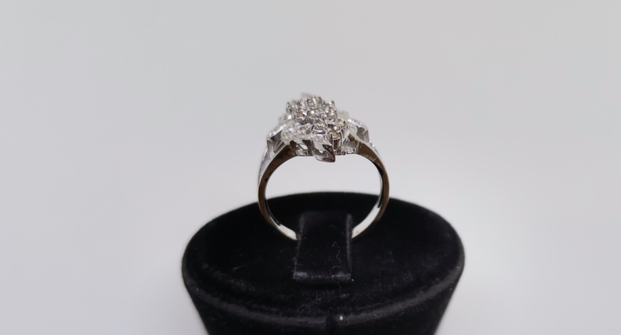 YARIM AY MODELİ PIRLANTA TAŞLI YÜZÜK