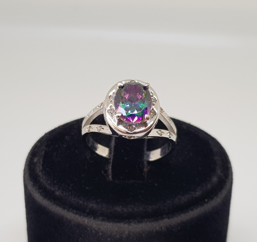 AMETİST VE PIRLANTA TAŞLI ELİPS MODE YÜZÜK
