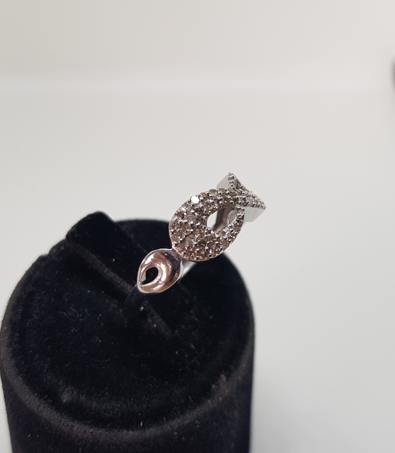 SONSUZLUK MODELLİ PIRLANTA TAŞLI YÜZÜK