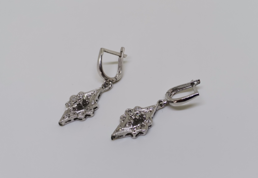 MEKİK MODELİ PIRLANTA TAŞLI KÜPE