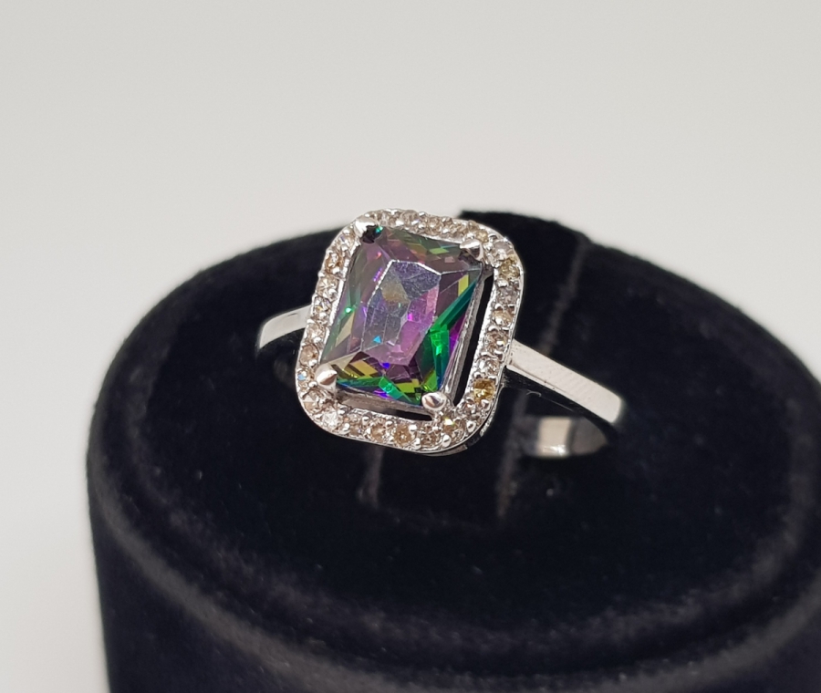 RENKLİ AMETİST VE PIRLANTA TAŞLI DÖRTGEN MODEL YÜZÜK