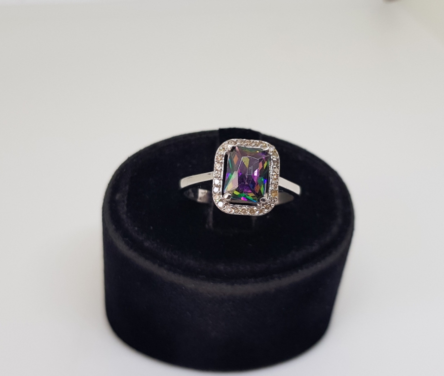 RENKLİ AMETİST VE PIRLANTA TAŞLI DÖRTGEN MODEL YÜZÜK