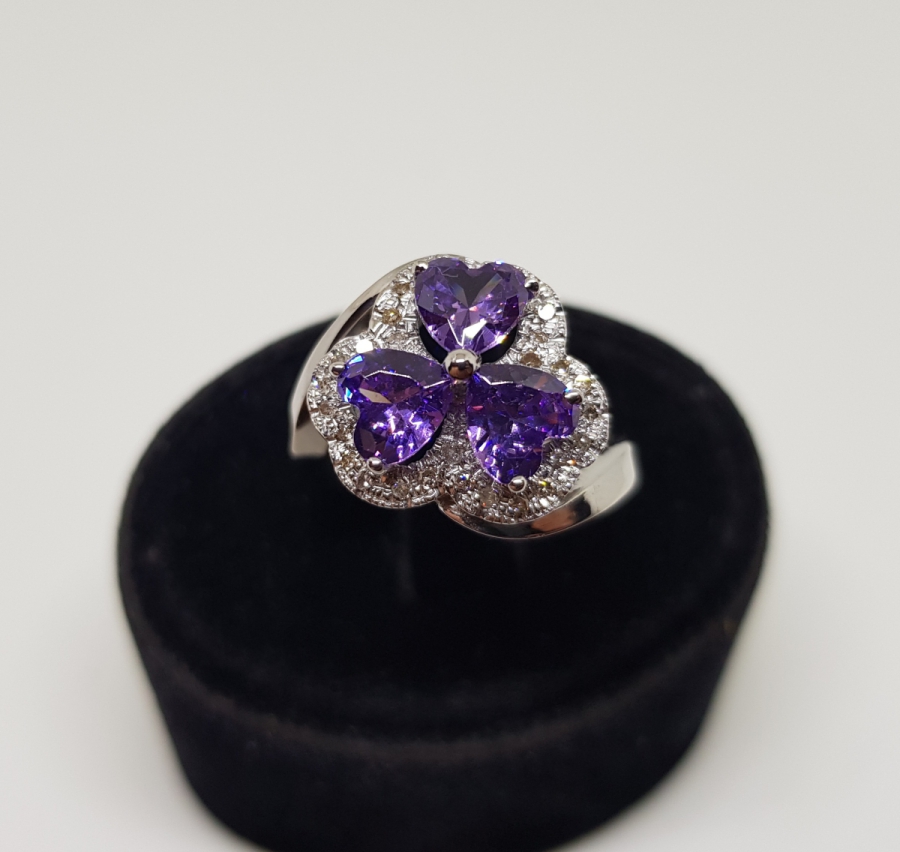 ÜÇ KALPLİ MODEL PIRLANTA VE AMETİST TAŞLI YÜZÜK