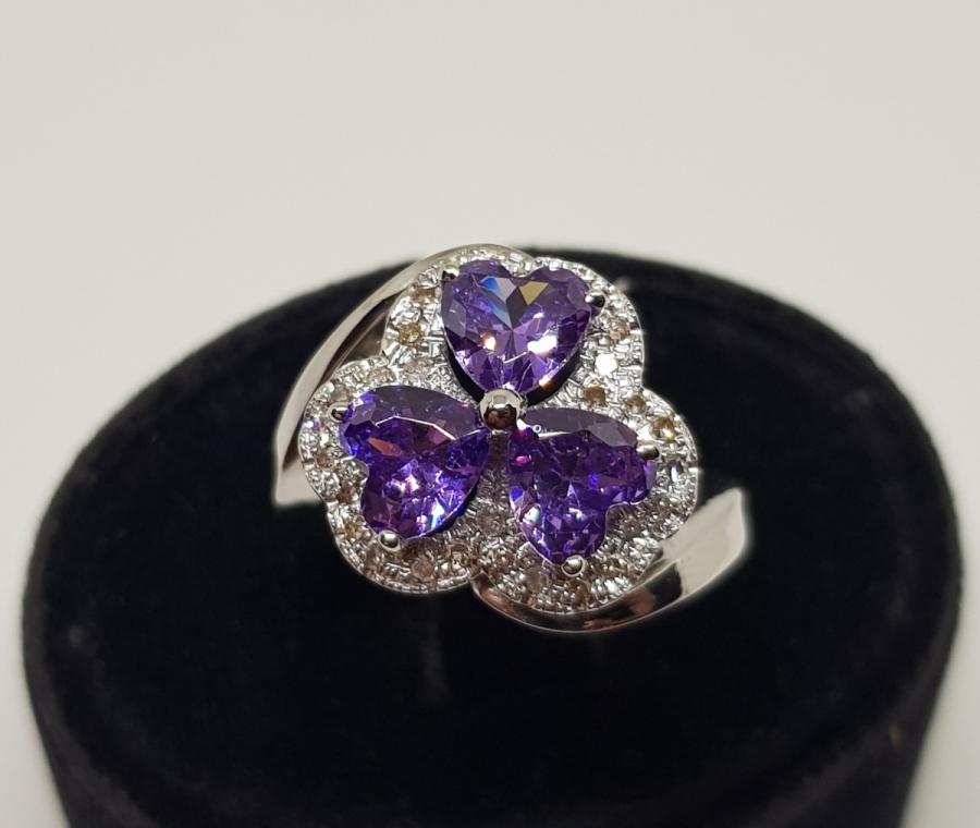ÜÇ KALPLİ MODEL PIRLANTA VE AMETİST TAŞLI YÜZÜK