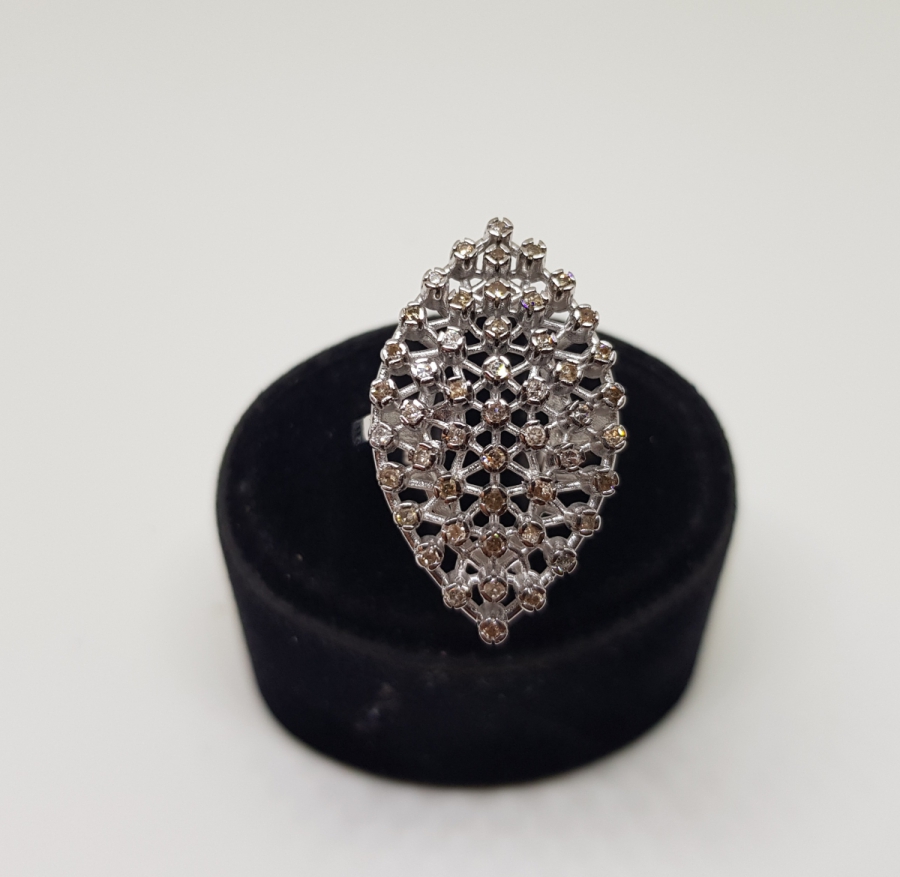 PIRLANTA TAŞLI DİKENLİ MODEL YÜZÜK