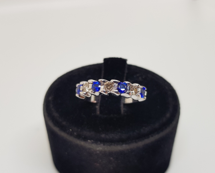 SAFİR VE PIRLANTA TAŞLI AYRIK MODEL YÜZÜK