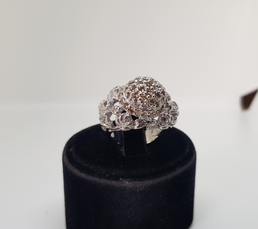 KABARTMA FORMLU PIRLANTA TAŞLI YÜZÜK