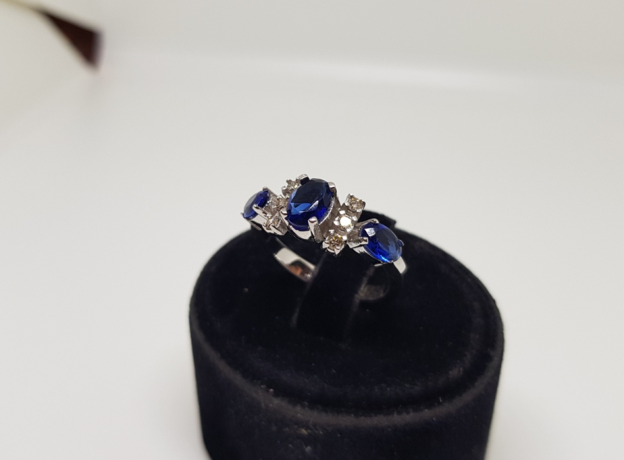 PIRLANTA VE SAFİR TAŞLI ÜÇLÜ ÜÇ TAŞ  MODEL YÜZÜK