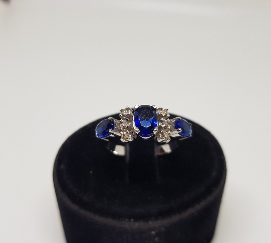 PIRLANTA VE SAFİR TAŞLI ÜÇLÜ ÜÇ TAŞ  MODEL YÜZÜK