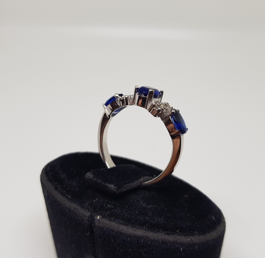 PIRLANTA VE SAFİR TAŞLI ÜÇLÜ ÜÇ TAŞ  MODEL YÜZÜK