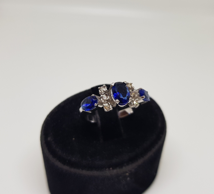 PIRLANTA VE SAFİR TAŞLI ÜÇLÜ ÜÇ TAŞ  MODEL YÜZÜK