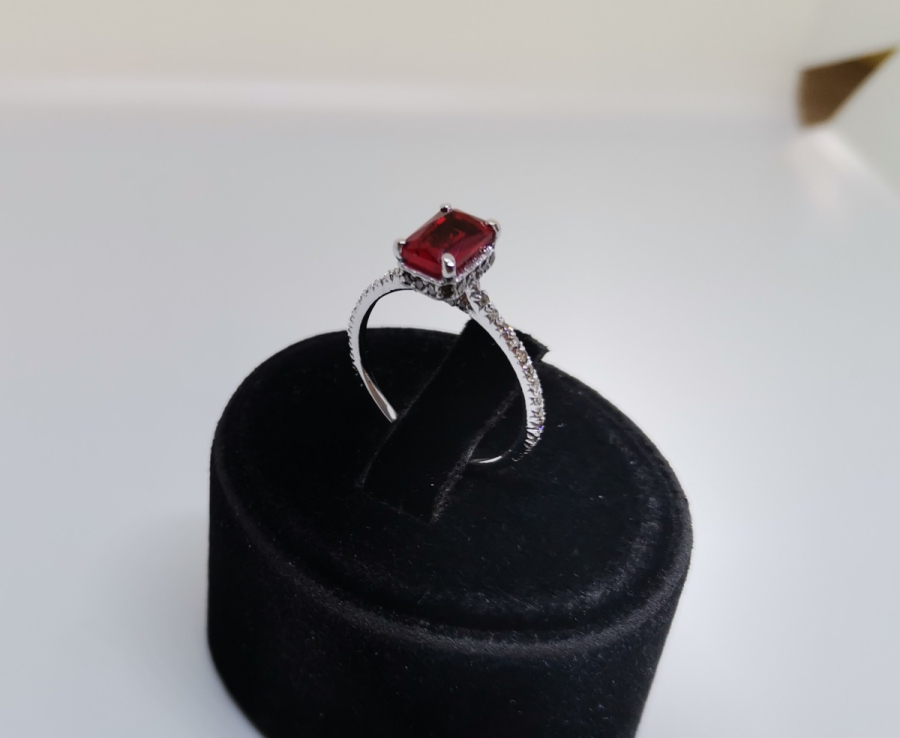 YAKUT VE PIRLANTA TAŞLI FRANSIZ BAGET MODELLİ YÜZÜK