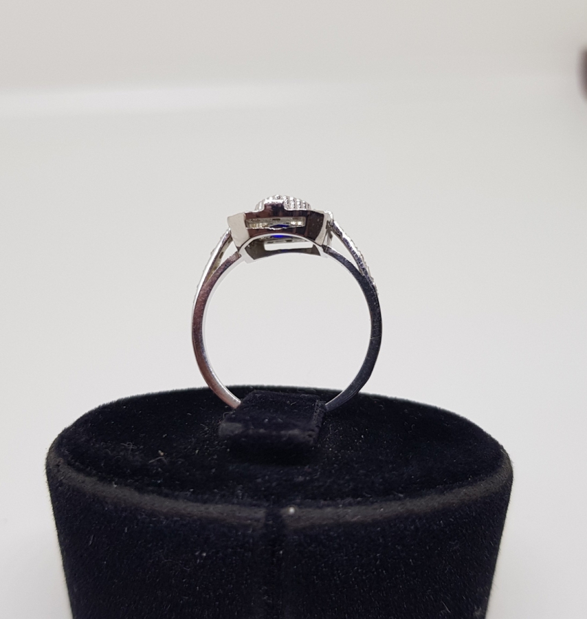 SAFİR VE PIRLANTA TAŞLI KALP MODELLİ YÜZÜK