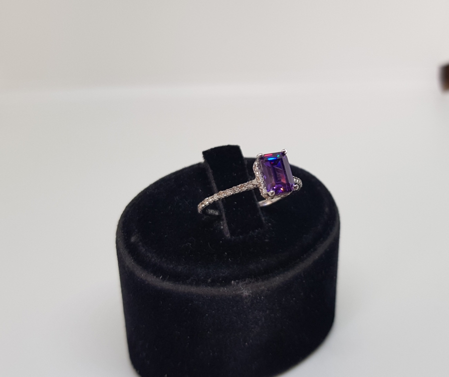 PIRLANTA VE AMETİST TAŞLI BAGET MODEL YÜZÜK