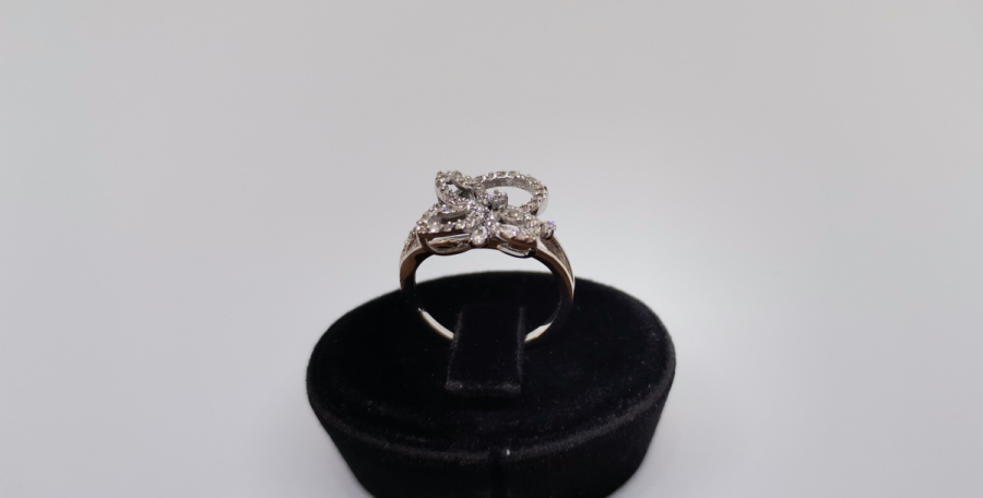 FİYONK MODEL PIRLANTA YÜZÜK