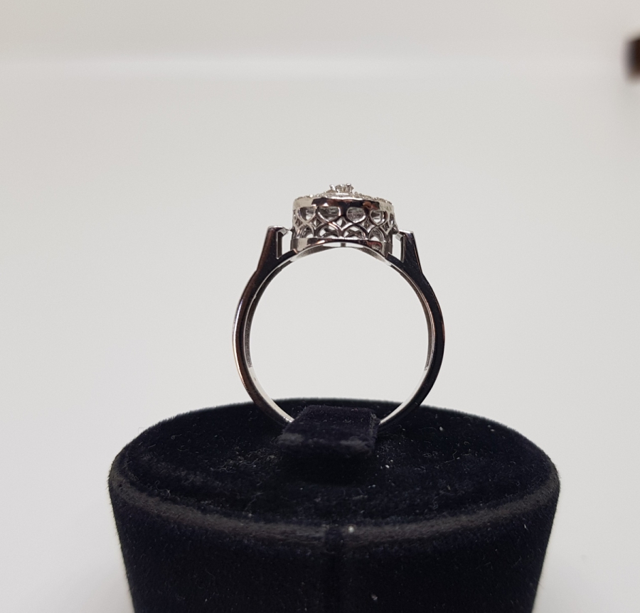 HALKALI MODEL PIRLANTA TAŞLI YÜZÜK