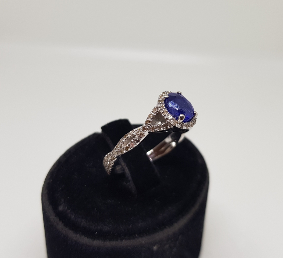 ELİPS MODEL HAS SAFİR VE PIRLANTA TAŞLI YÜZÜK