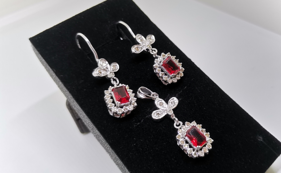 YAKUT VE PIRLANTA TAŞLI YONCA MODEL KOLYE KÜPE TAKIMI