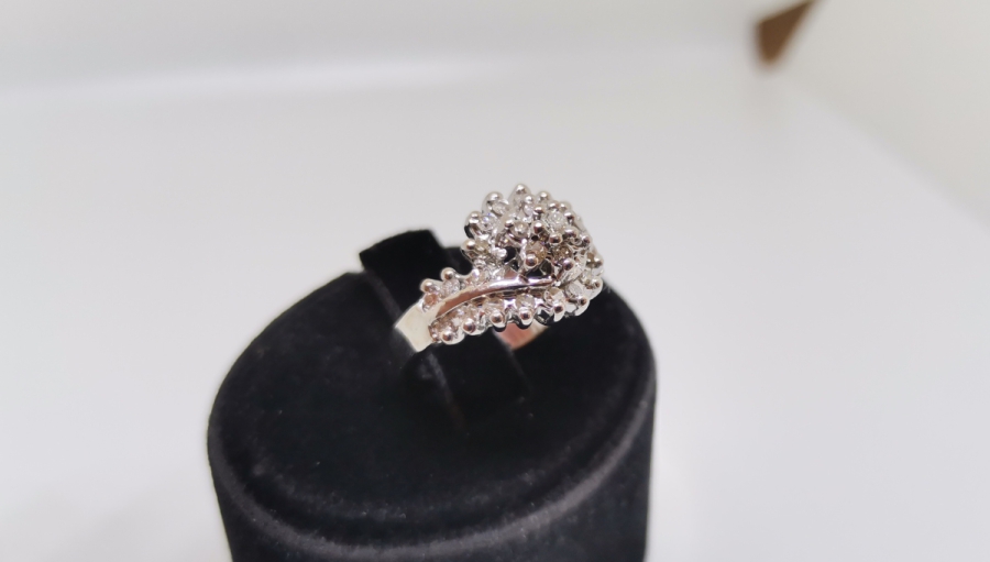 SONSUZLUK MODEL PIRLANTA TAŞLAR İLE SÜSLÜ YÜZÜK