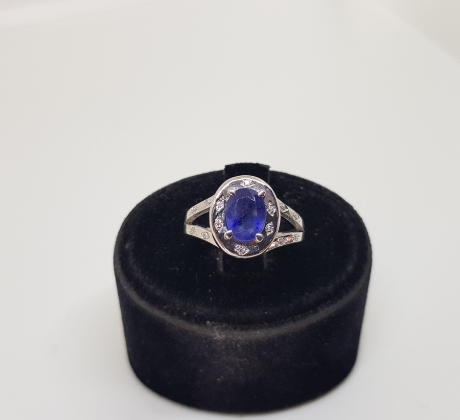 SAFİR VE PIRLANTA TAŞLI GİRİT MODELİ YÜZÜK