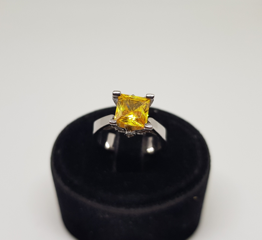 PIRLANTA VE SİTRİN TAŞLI KARE ELMAS MODELİ YÜZÜK