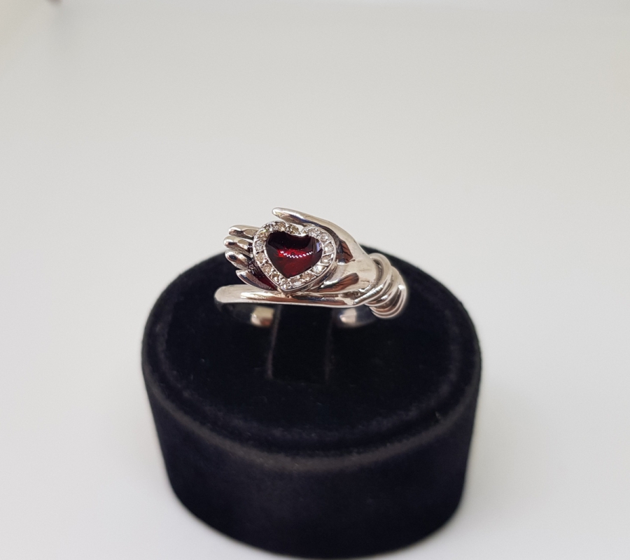 YAKUT VE PIRLANTA TAŞLI AVUÇ İÇİ KALP MODEL YÜZÜK