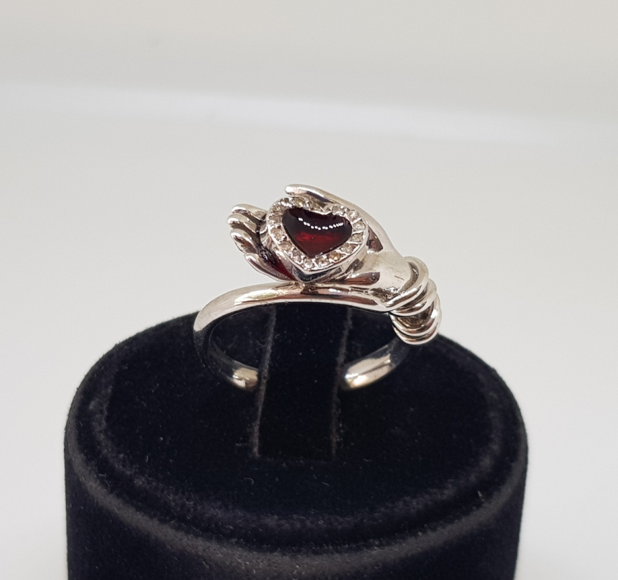 YAKUT VE PIRLANTA TAŞLI AVUÇ İÇİ KALP MODEL YÜZÜK