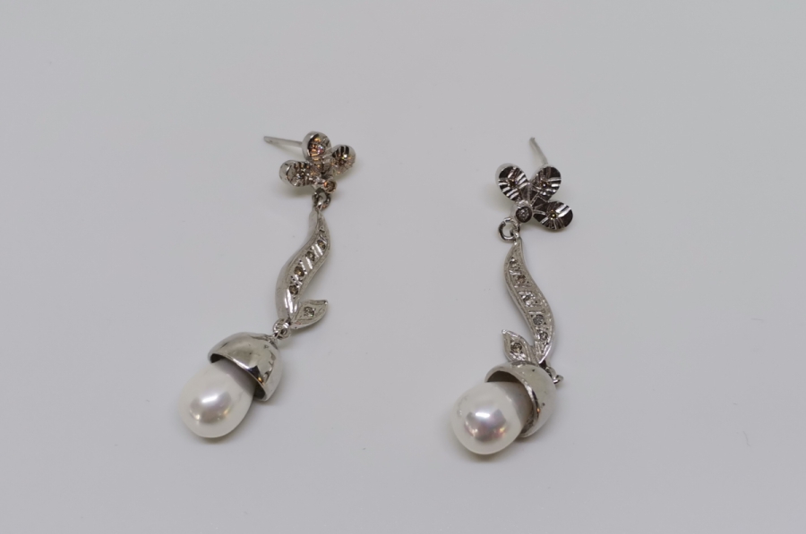 PIRLANTA TAŞLI VE İNCİLİ KÜPE