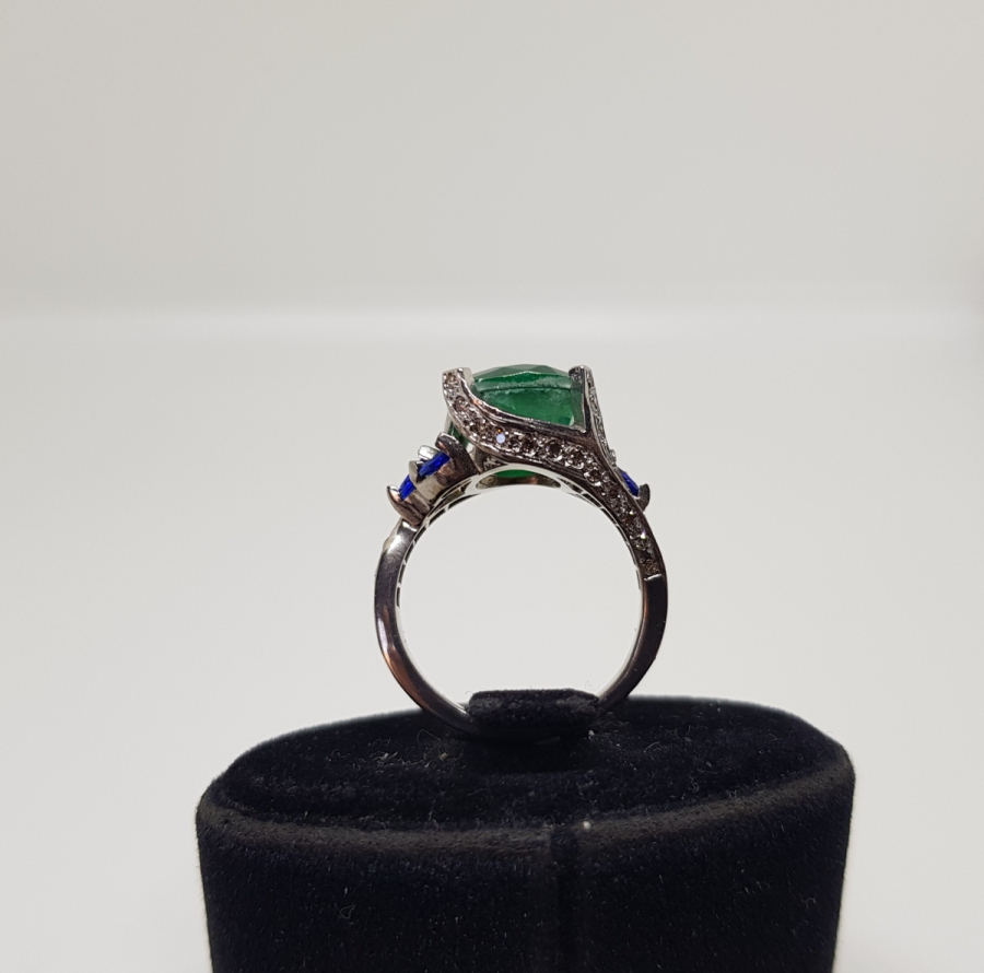 ZÜMRÜT PIRLANTA VE SAFİR TAŞLI HÜRREM MODEL YÜZÜK