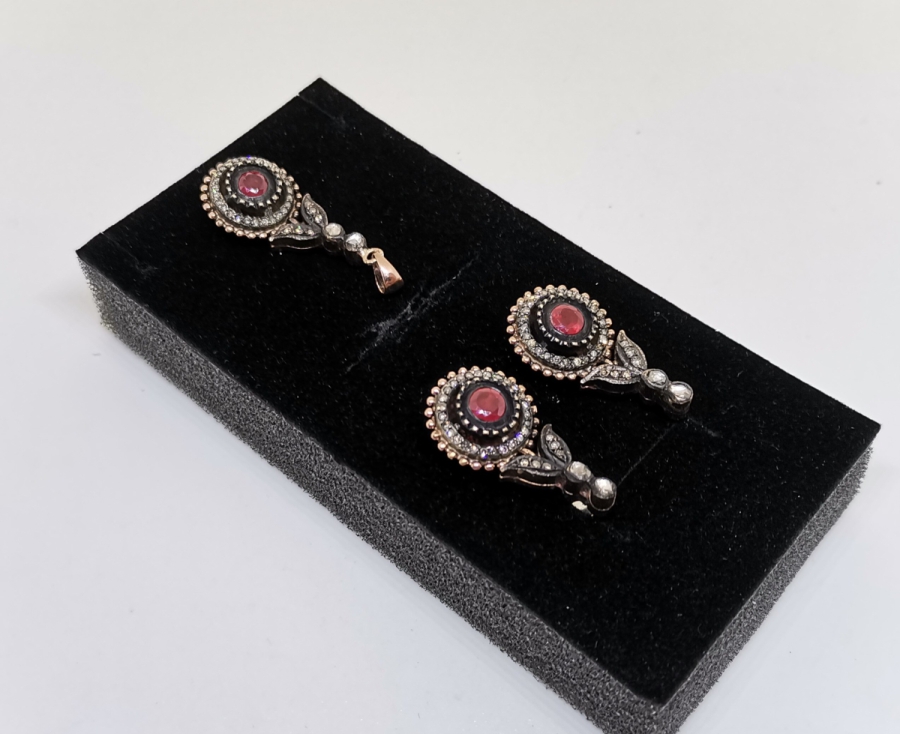 ELMAS VA YAKUT TAŞLI HÜRREM MODEL KOLYE KÜPE TAKIMI