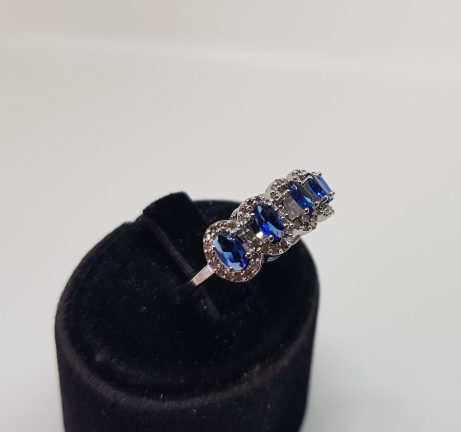 SAFİR VE PIRLANTA TAŞLI YARIM TAMTUR MODEL YÜZÜK