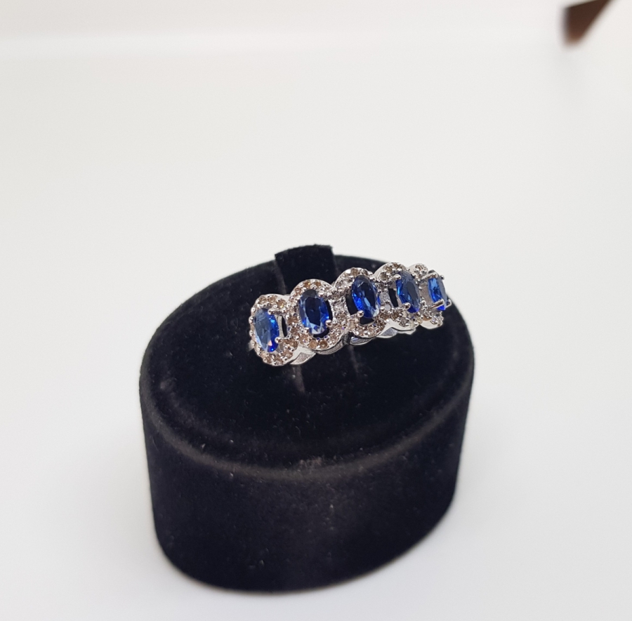 SAFİR VE PIRLANTA TAŞLI YARIM TAMTUR MODEL YÜZÜK