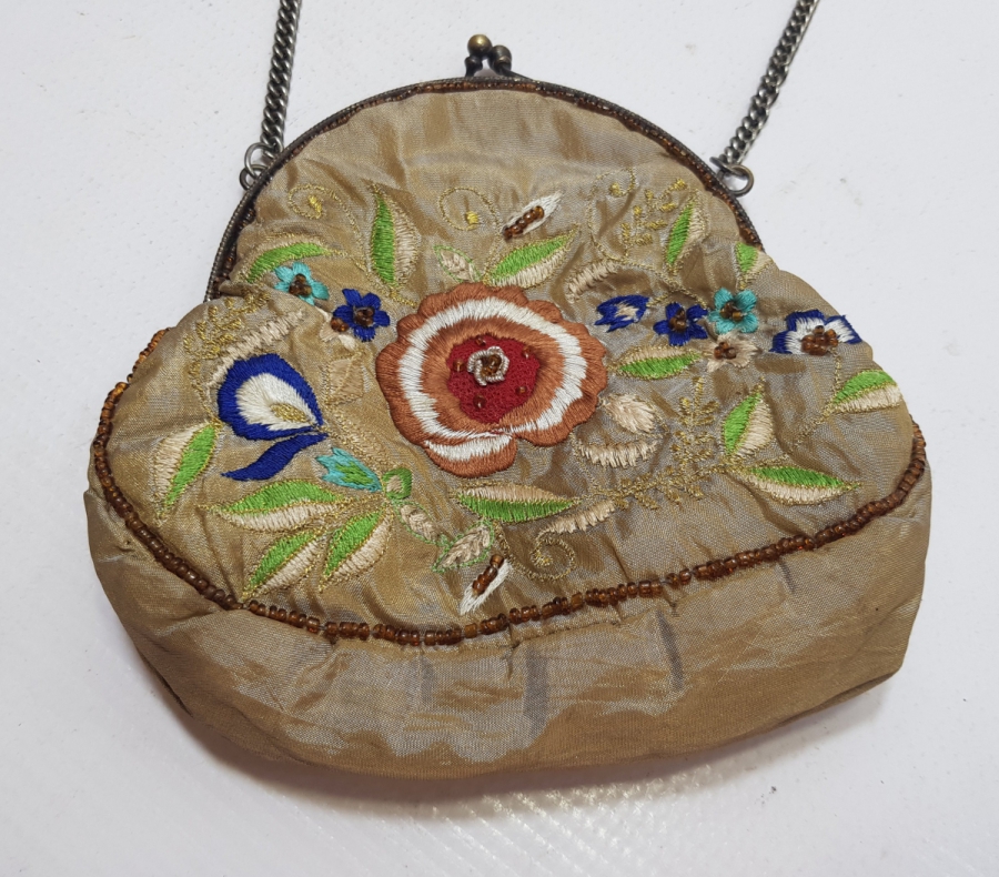 OSMANLI DÖNEMİ ÜZERİ İŞLEMELİ İPEK GECE ÇANTASI