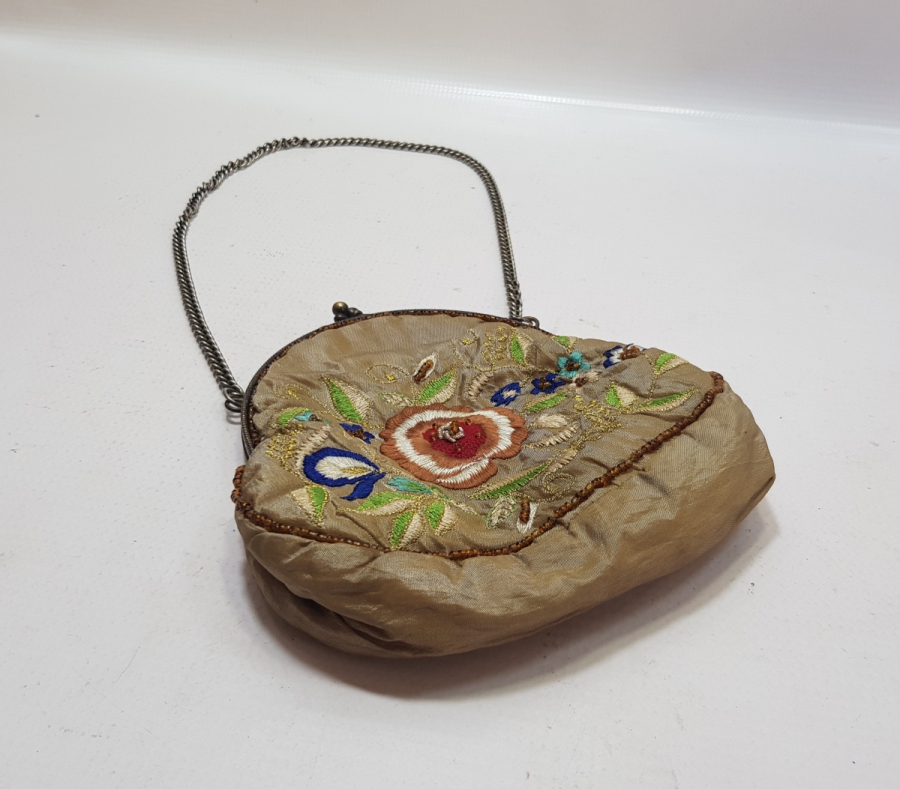 OSMANLI DÖNEMİ ÜZERİ İŞLEMELİ İPEK GECE ÇANTASI