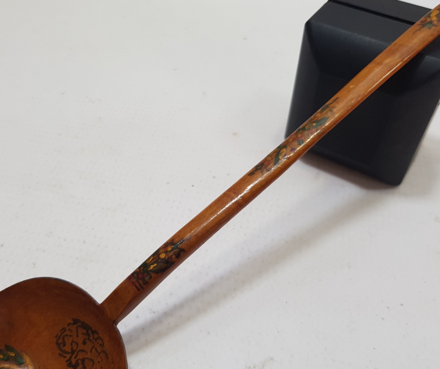 ÜZERİ OSMANLICA YAZILI OSMANLI DÖNEMİ KONYALI BİR DERVİŞ TARAFINDAN YAPILMIŞ EL BOYAMA TAHTA KAŞIK