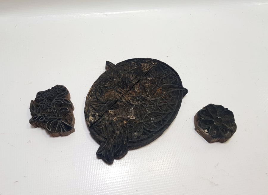 OSMANLI DÖNEMİ TOKAT İŞİ 3 ADET EL OYMA AHŞAP BASKI KALIBI
