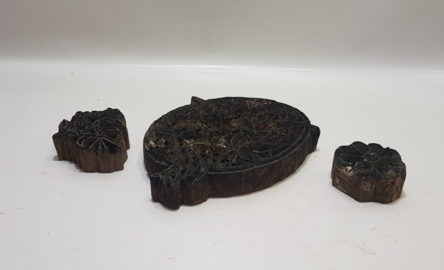 OSMANLI DÖNEMİ TOKAT İŞİ 3 ADET EL OYMA AHŞAP BASKI KALIBI