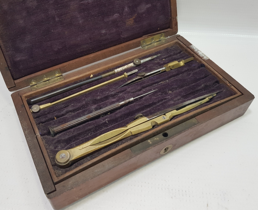 ORİJİNAL AHŞAP KUTUSUNDA OSMANLI DÖNEMİ MÜHENDİS ÇİZİM ALETLERİ - PERGEL KUTUSU