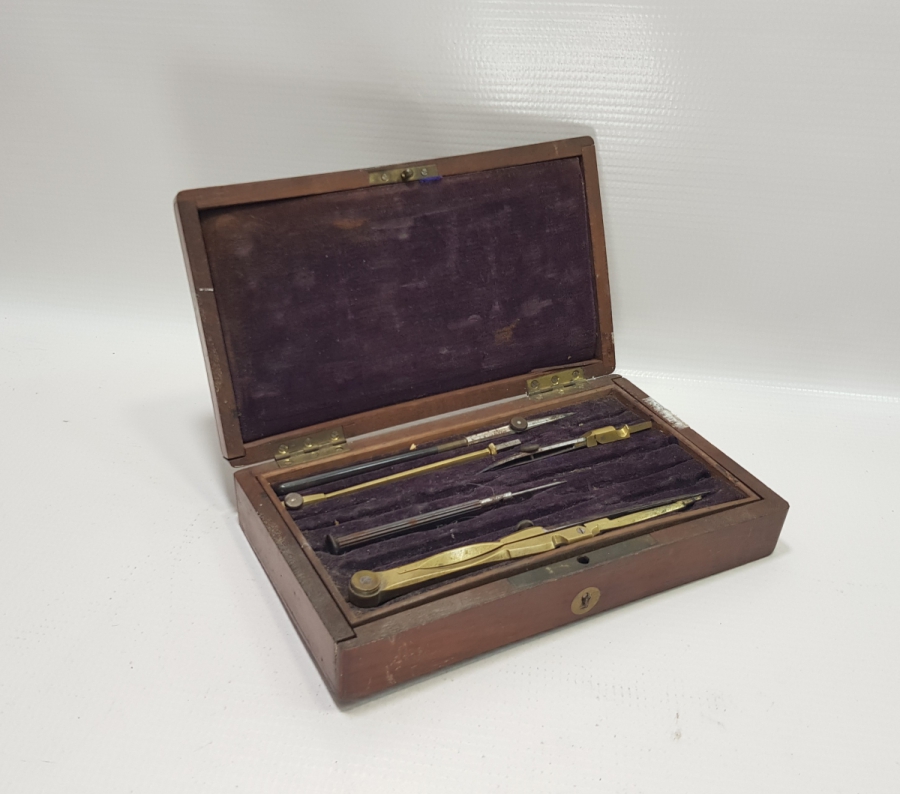 ORİJİNAL AHŞAP KUTUSUNDA OSMANLI DÖNEMİ MÜHENDİS ÇİZİM ALETLERİ - PERGEL KUTUSU